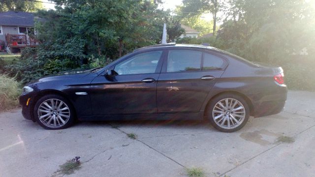 2011 BMW 5 series Luxury Premier