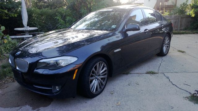 2011 BMW 5 series Luxury Premier