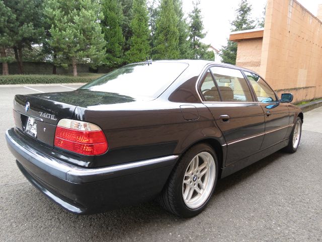 2001 BMW 7 series 4dr Quad Cab 160.5 WB DRW 4WD SLT