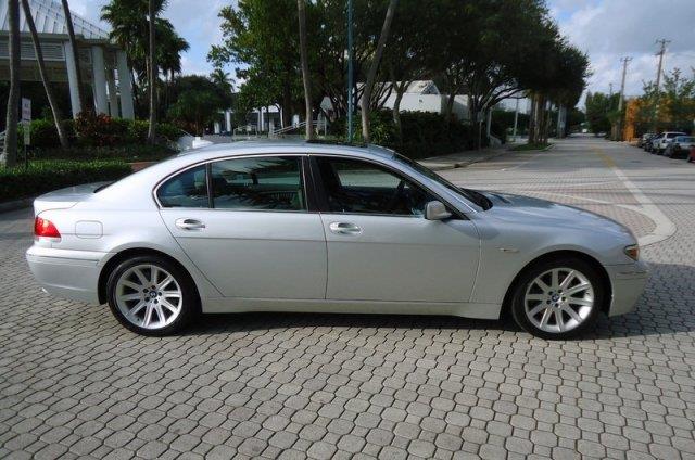 2003 BMW 7 series XLE FULL Loadedwhy PAY MORE Sedan