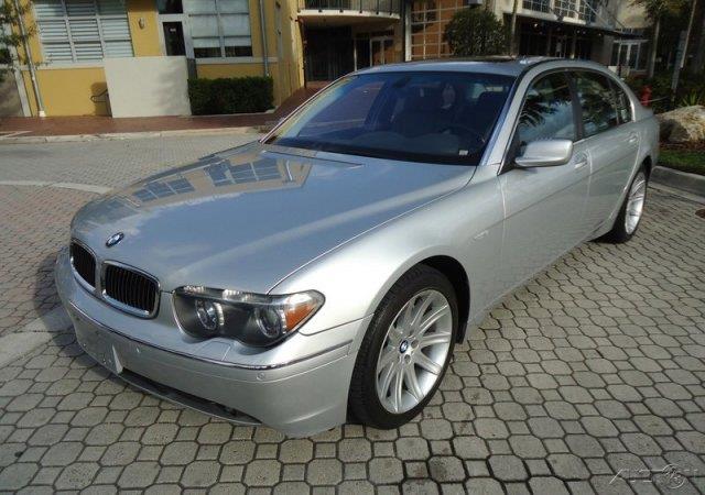 2003 BMW 7 series XLE FULL Loadedwhy PAY MORE Sedan