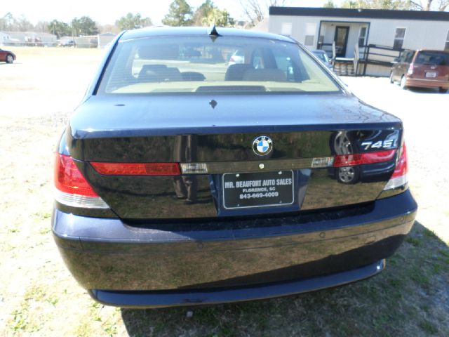 2005 BMW 7 series XLT 4x4 W/leather