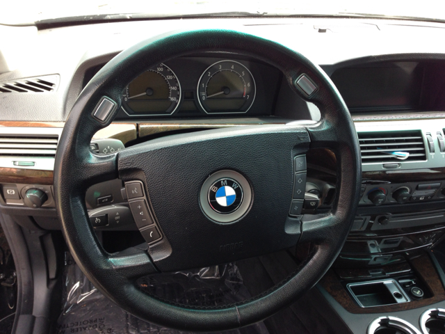 2005 BMW 7 series 4dr 2.5L Turbo W/sunroof/3rd Row AWD SUV
