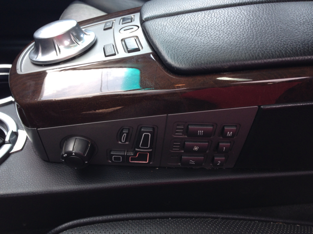 2005 BMW 7 series 4dr 2.5L Turbo W/sunroof/3rd Row AWD SUV