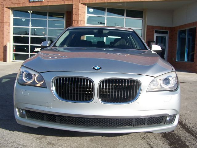 2010 BMW 7 series XLE Sedan 4D