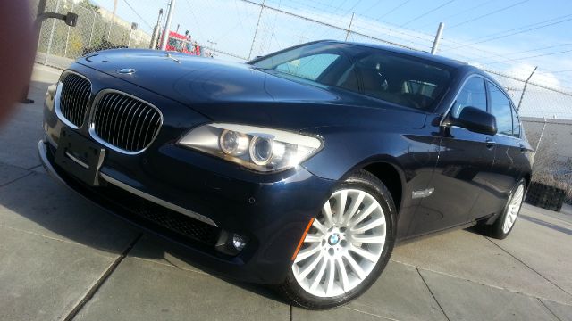 2011 BMW 7 series XLE Sedan 4D
