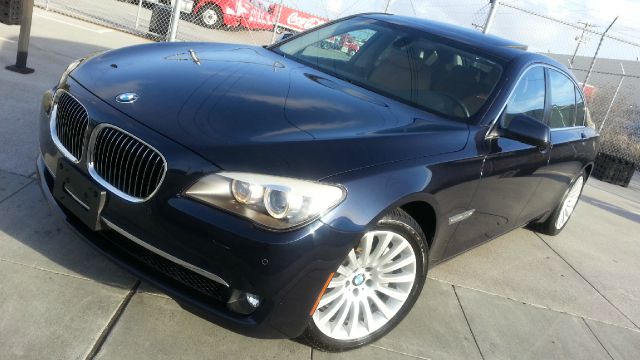 2011 BMW 7 series XLE Sedan 4D