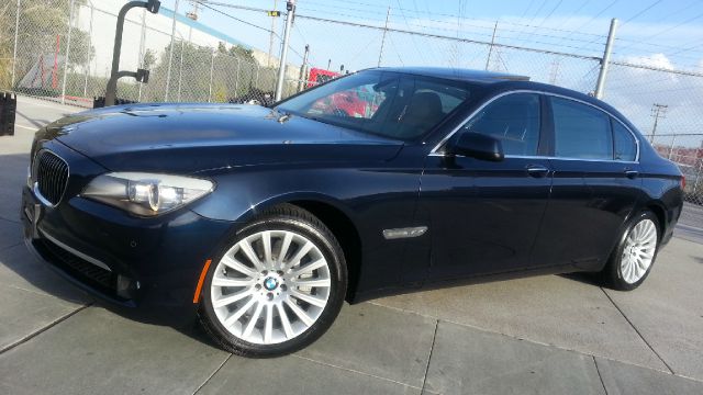 2011 BMW 7 series XLE Sedan 4D