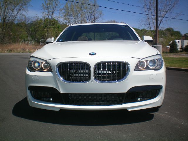 2011 BMW 7 series 3.2 V6 NAV