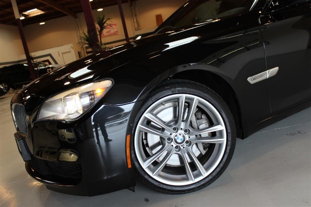 2011 BMW 7 series 3.2 V6 NAV