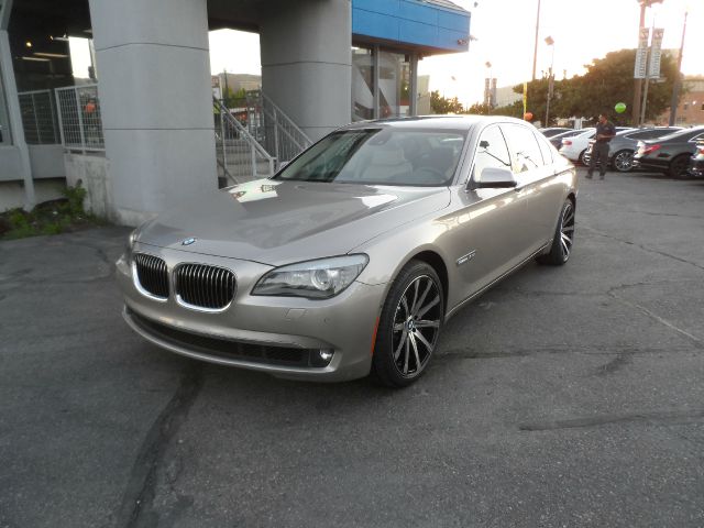 2012 BMW 7 series Sport - 4x4 Loaded