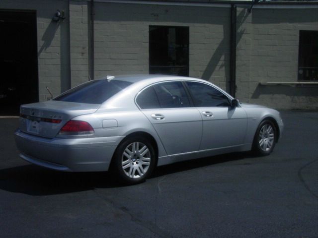 2002 BMW 7 series XLT 4x4 W/leather
