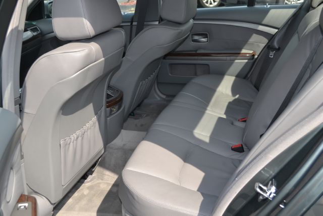 2003 BMW 7 series XLT 4x4 W/leather