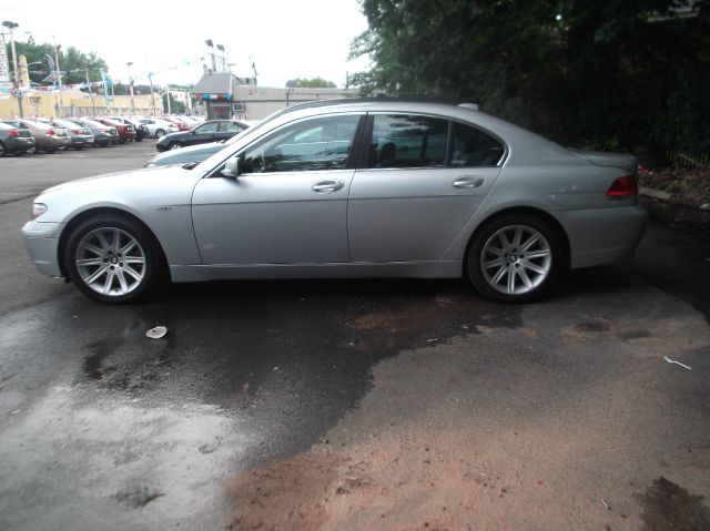 2003 BMW 7 series XLT 4x4 W/leather