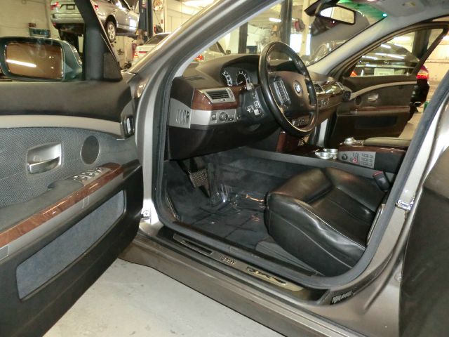 2004 BMW 7 series XLT 4x4 W/leather