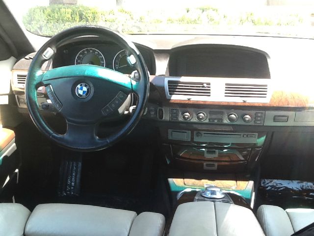 2004 BMW 7 series XLT 4x4 W/leather