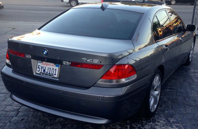 2004 BMW 7 series XLT 4x4 W/leather