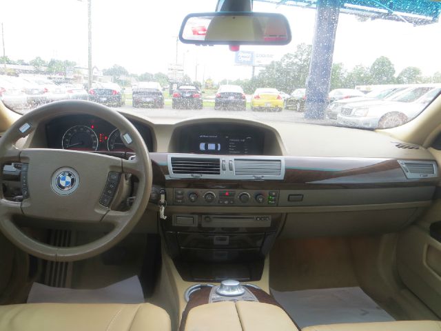 2005 BMW 7 series XLT 4x4 W/leather