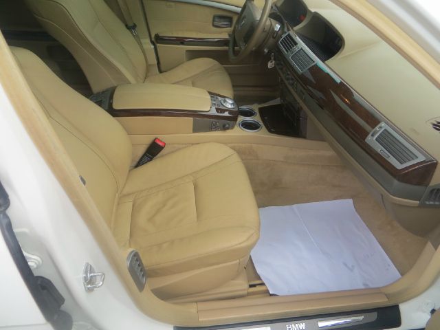 2005 BMW 7 series XLT 4x4 W/leather