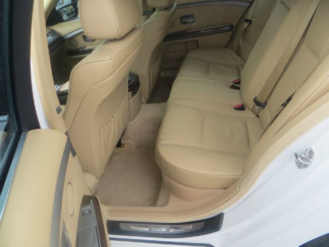 2005 BMW 7 series XLT 4x4 W/leather
