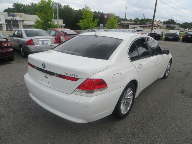 2005 BMW 7 series XLT 4x4 W/leather