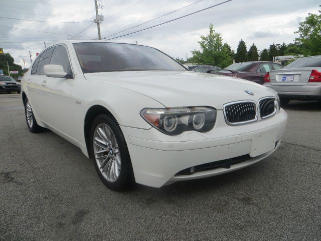 2005 BMW 7 series XLT 4x4 W/leather