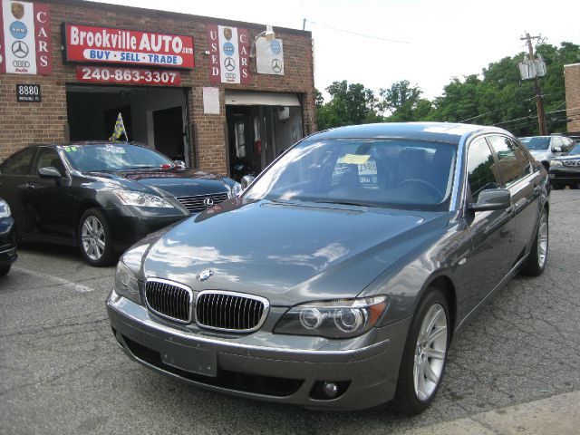 2006 BMW 7 series XLE FULL Loadedwhy PAY MORE Sedan
