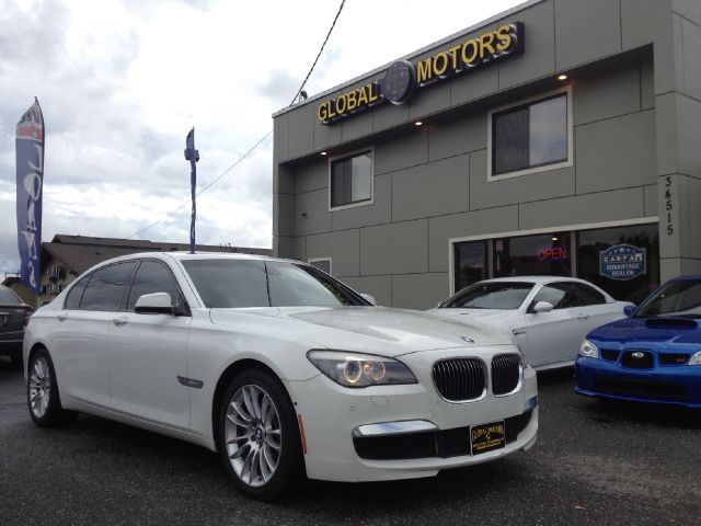 2010 BMW 7 series XLE Sedan 4D