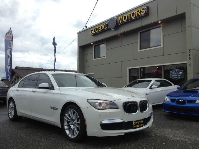 2010 BMW 7 series XLE Sedan 4D