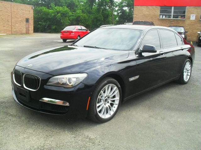 2010 BMW 7 series XLE Sedan 4D