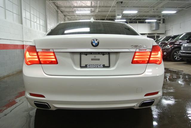 2011 BMW 7 series XLE Sedan 4D