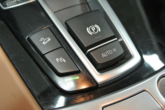 2011 BMW 7 series XLE Sedan 4D