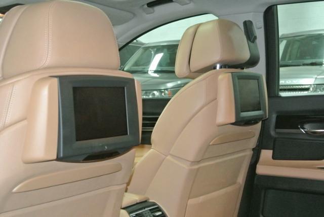 2011 BMW 7 series XLE Sedan 4D