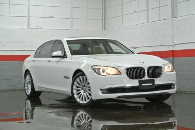 2011 BMW 7 series XLE Sedan 4D