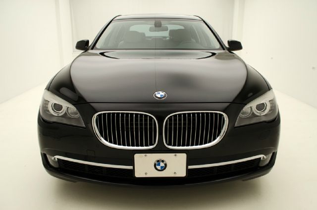 2011 BMW 7 series XLE Sedan 4D