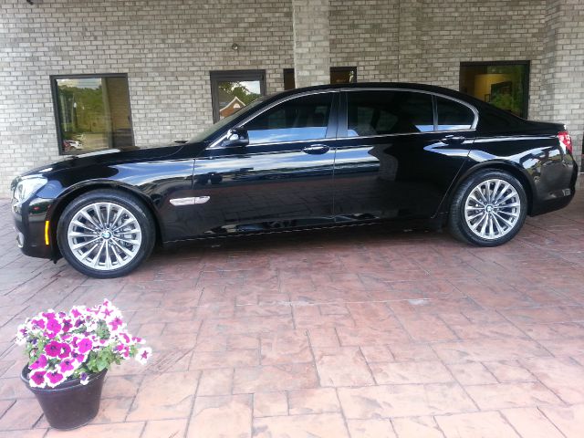 2012 BMW 7 series XLE FULL Loadedwhy PAY MORE Sedan
