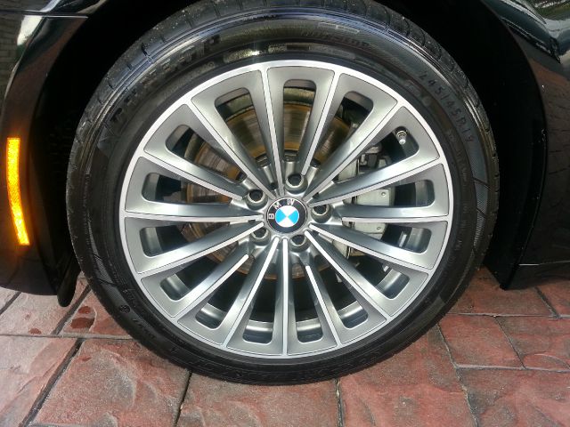 2012 BMW 7 series XLE FULL Loadedwhy PAY MORE Sedan