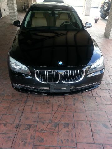 2012 BMW 7 series XLE FULL Loadedwhy PAY MORE Sedan