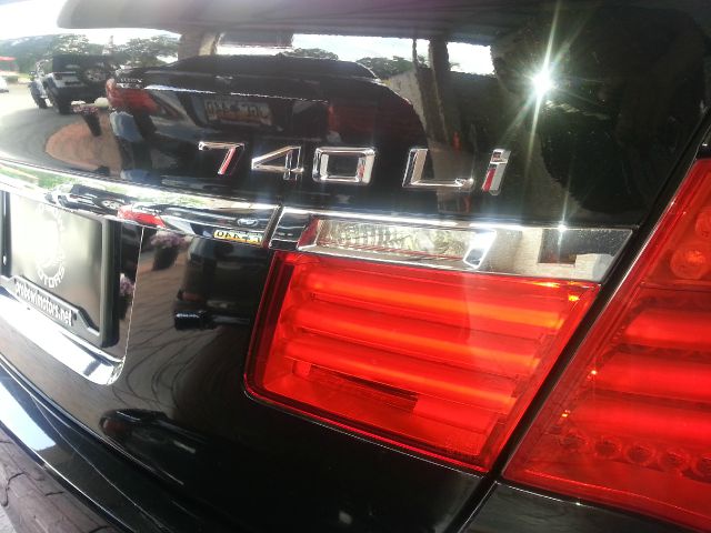 2012 BMW 7 series XLE FULL Loadedwhy PAY MORE Sedan