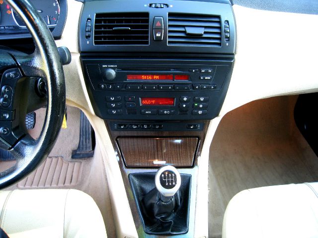 2006 BMW X3 4WD Quad Cab 160.5 DRW