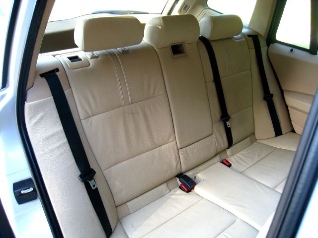 2006 BMW X3 4WD Quad Cab 160.5 DRW