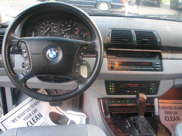 2001 BMW X5 Lightning