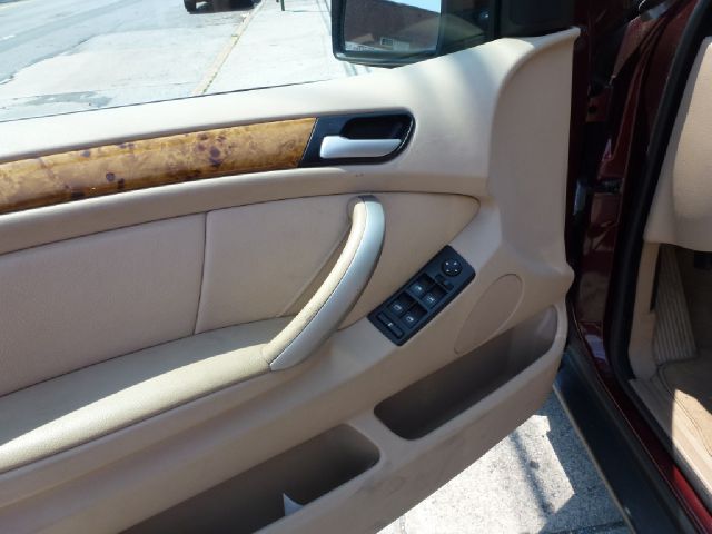 2001 BMW X5 Luxury 4WD