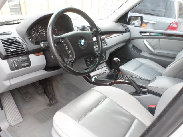 2002 BMW X5 Lightning