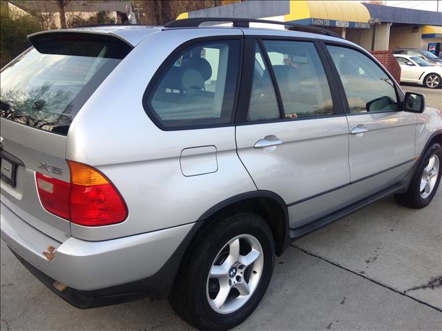2002 BMW X5 Lightning