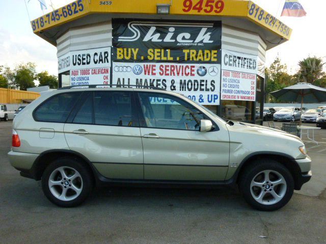 2003 BMW X5 Lightning