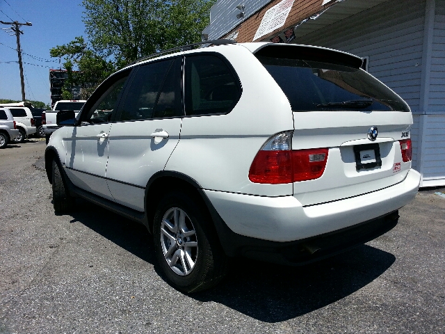 2005 BMW X5 Lightning