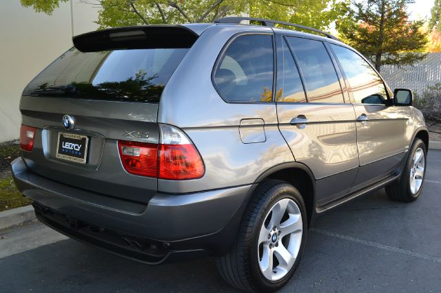 2005 BMW X5 2007 Mazda Mazda3