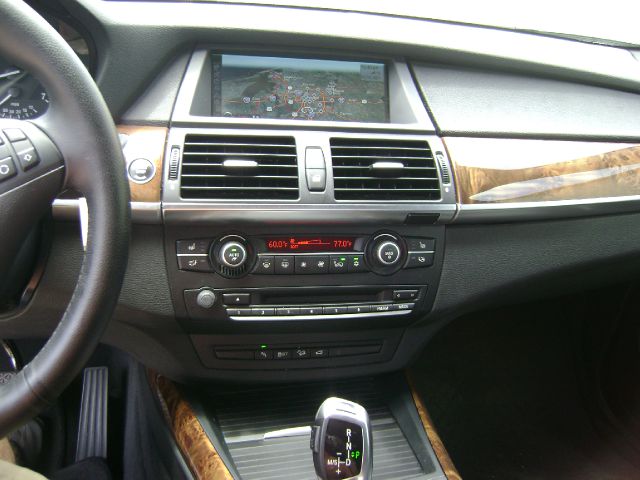 2010 BMW X5 4dr Sedan S (A6) (discont