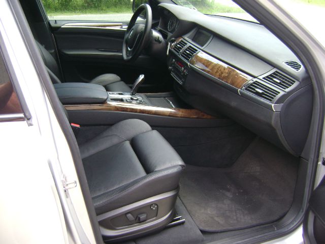 2010 BMW X5 4dr Sedan S (A6) (discont